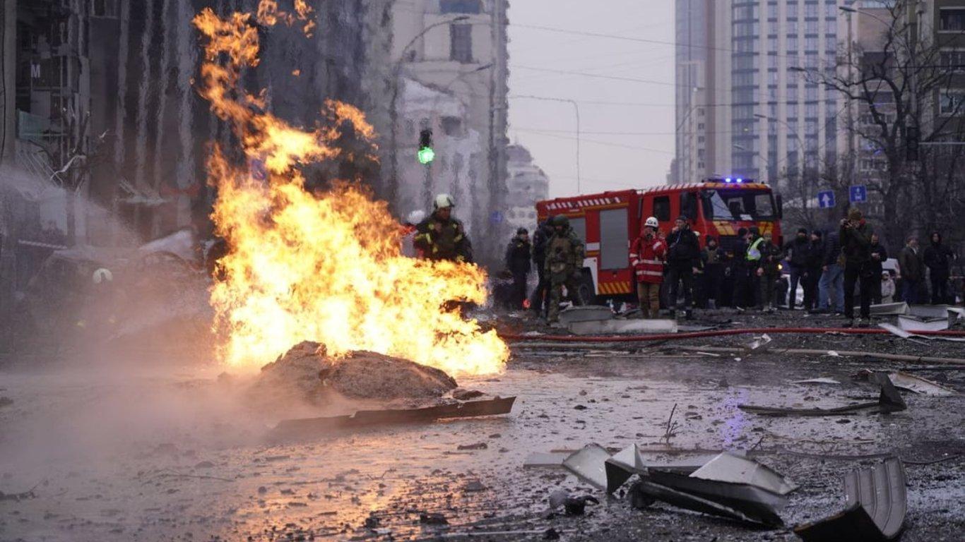 У ГСЧС Києва повідомили про загиблого внаслідок нападу.