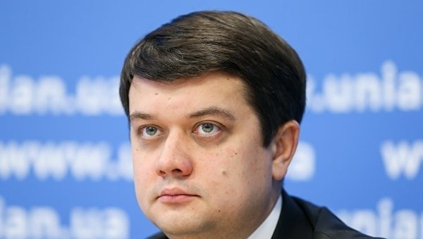 У Разумкова выросла зарплата во время войны